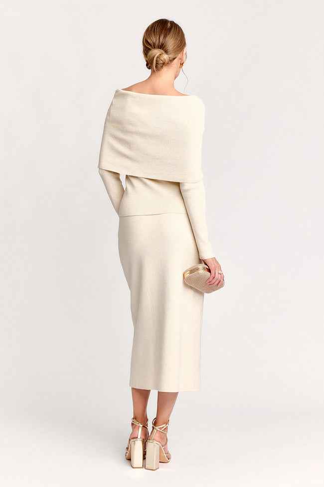 KNITTED OUTFIT IN ASH WHITE.