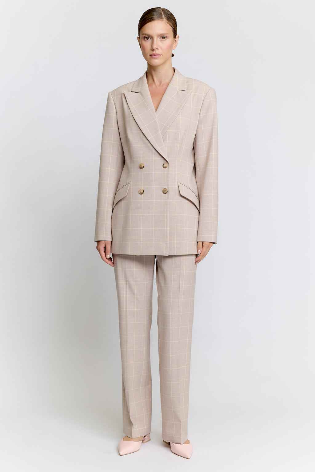 DOUBLE CHESTERED SUIT.