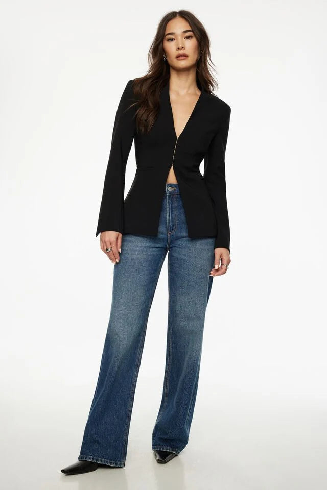 FITTED HOOK-EYE BLAZER